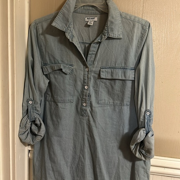 Old Navy Denim Chambray Button Down Shirt with Roll-Up Sleeves Size Small Petite - Picture 2 of 6